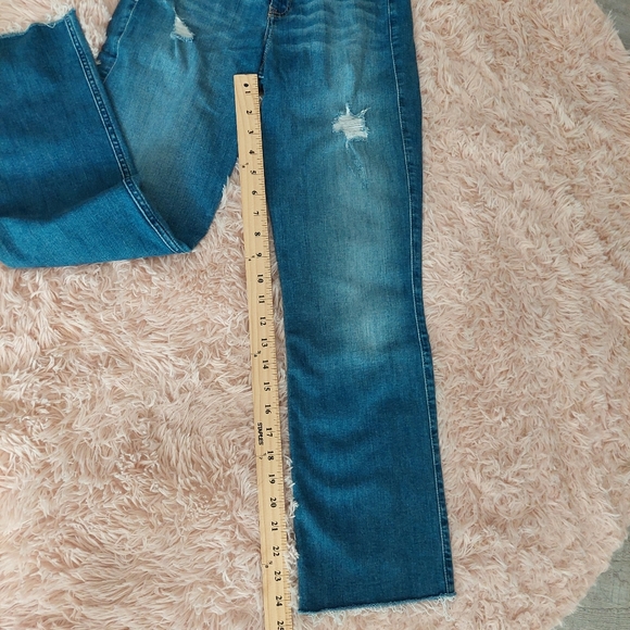 Hollister Distressed Straight Jean - High Rise - Size 00 w23 - Picture 3 of 12